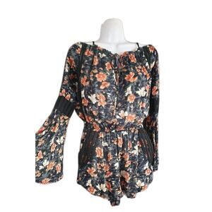 Cleobella Off Shoulder Boho Long Bell Sleeve Shorts Romper Size Small